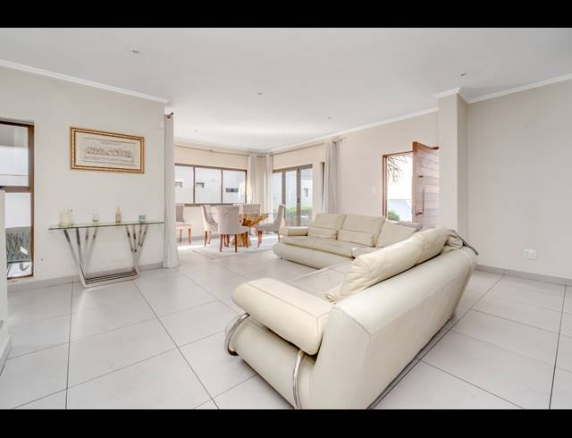 4 BEDROOM HOUSE FOR SALE IN BRYANSTON